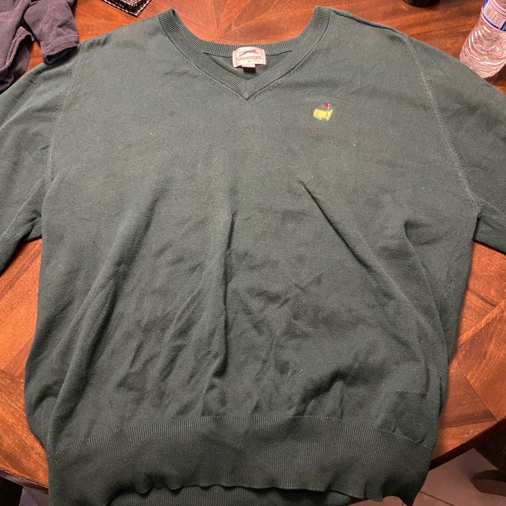 MASTERS V-NECK SWEATER